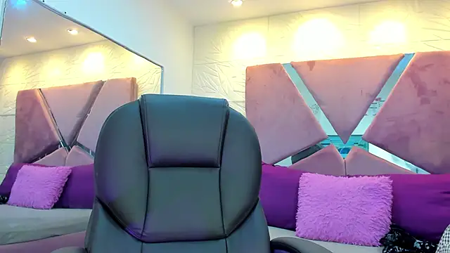 Charlotte Ice1 online show from September 19, 2025, 5:24 pm