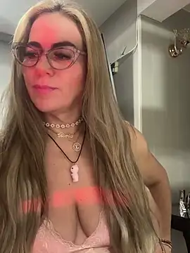 LARIANA RIVERA23 online show from February 21, 2025, 6:29 am