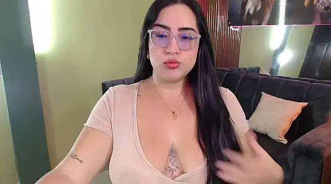 Sofiia davis23 online show from February 21, 2025, 1:44 pm