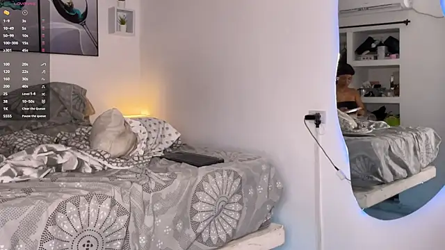 wendy alejo1712 online show from October 25, 2025, 10:48 pm