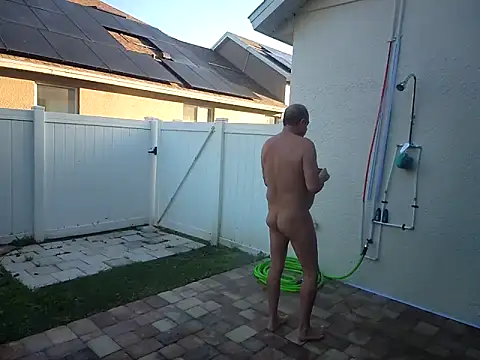 theclubist111 online show from February 12, 2025, 1:06 pm