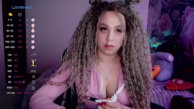  Just a queen 3 online show from January 29, 2025, 6:07 pm