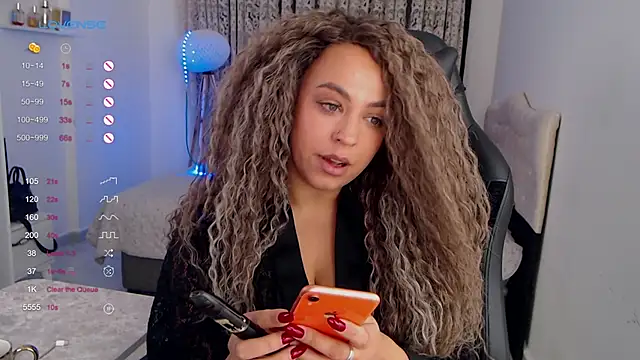  Just a queen 3 online show from October 12, 2025, 5:23 pm