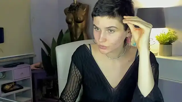 sarah perfect online show from October 28, 2025, 3:25 pm