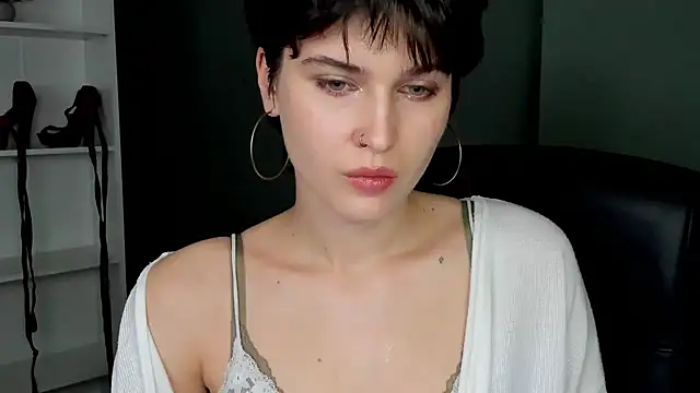 sarah perfect online show from April 16, 2026, 6:47 am