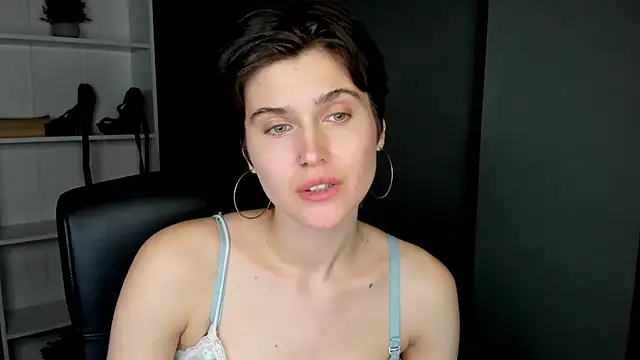 sarah perfect online show from April 19, 2026, 5:34 pm