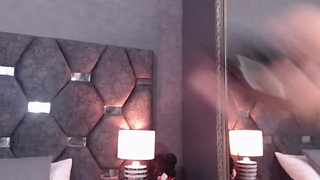 Snapshot of ScarletLenox chatting on June 13, 2026, 11:41 am ScarletLenox online show from June 13, 2026, 11:41 am