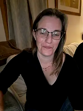 SpiceLea online show from December 21, 2024, 5:40 pm