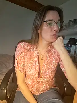 SpiceLea online show from February 18, 2025, 12:28 pm