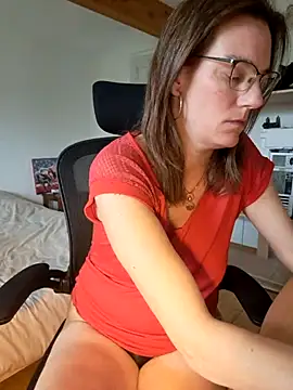 SpiceLea online show from March 14, 2025, 12:51 pm