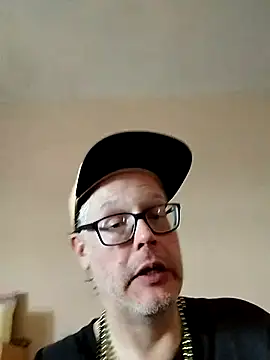 Snapshot of DARemo42O chatting on March 3, 2025, 4:35 pm DARemo42O online show from March 3, 2025, 4:35 pm