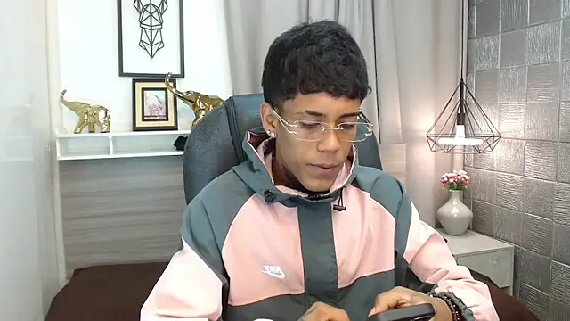 Alan Cute18 online show from March 10, 2026, 12:43 pm