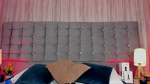 Poacahontasfg online show from September 23, 2025, 4:04 am