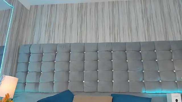 Poacahontasfg online show from November 4, 2025, 4:00 am