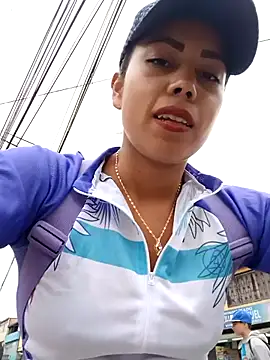  andrea30 online show from February 16, 2025, 1:49 pm