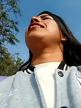  andrea30 online show from February 19, 2025, 12:33 pm