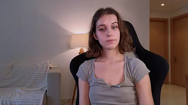 VanessaBayer2 online show from December 22, 2024, 8:05 am