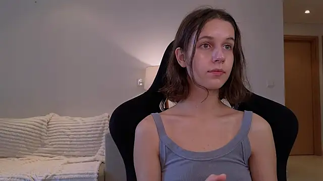 VanessaBayer2 online show from December 23, 2024, 2:45 am