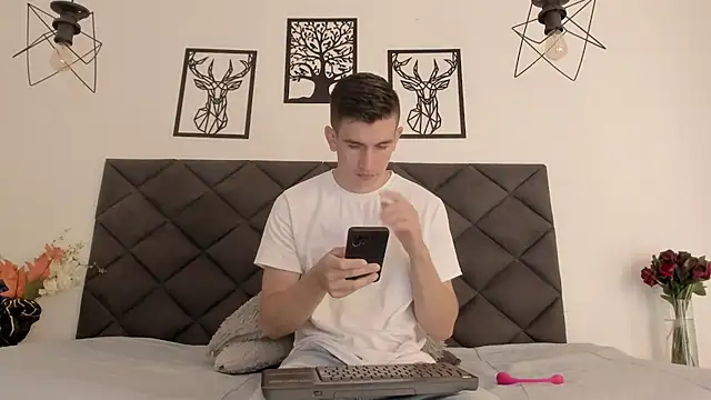 MikaelSlow online show from January 29, 2025, 4:15 am