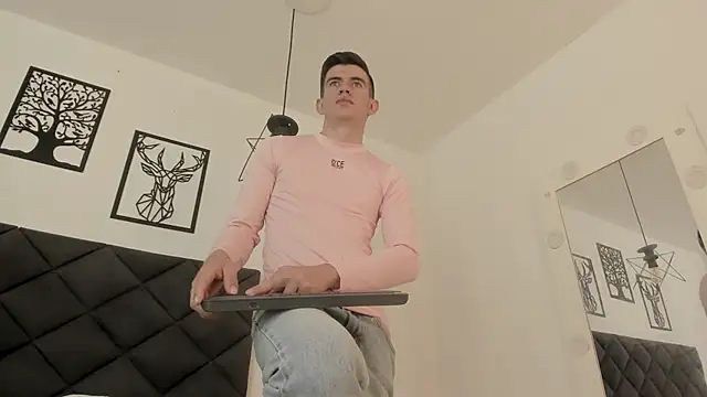 MikaelSlow online show from February 8, 2025, 6:22 am