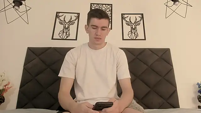 MikaelSlow online show from March 12, 2025, 7:13 am