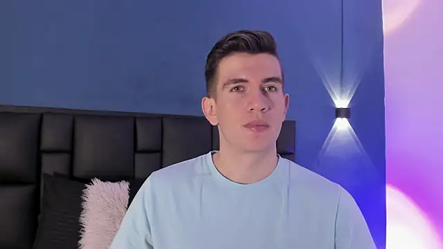 MikaelSlow online show from September 24, 2025, 4:05 am