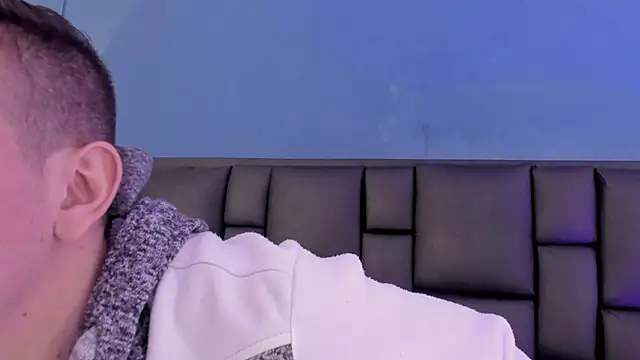 MikaelSlow online show from November 11, 2025, 3:39 am