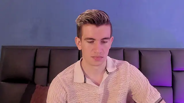 MikaelSlow online show from February 8, 2026, 4:49 am