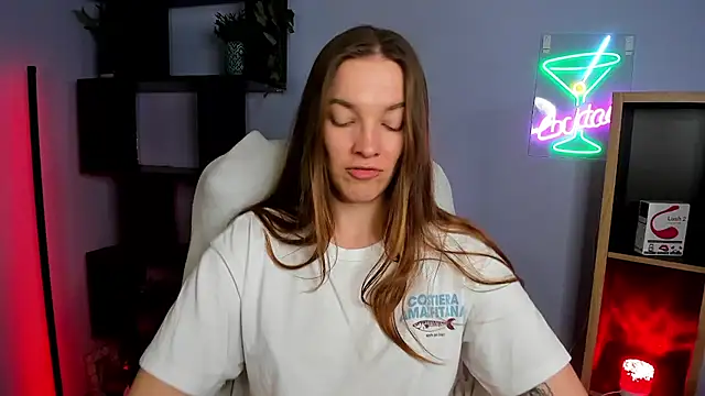 kenzie x online show from November 28, 2025, 7:33 am