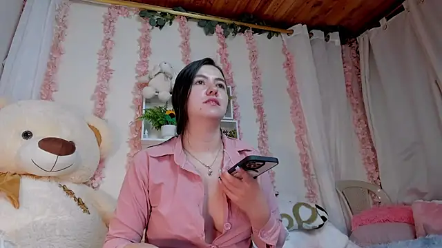 Idara and Edahi01 online show from October 17, 2025, 12:47 am