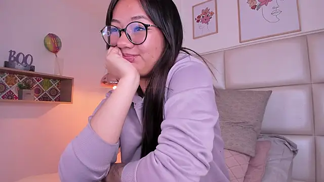 Aily Yozuko online show from December 6, 2024, 10:16 am