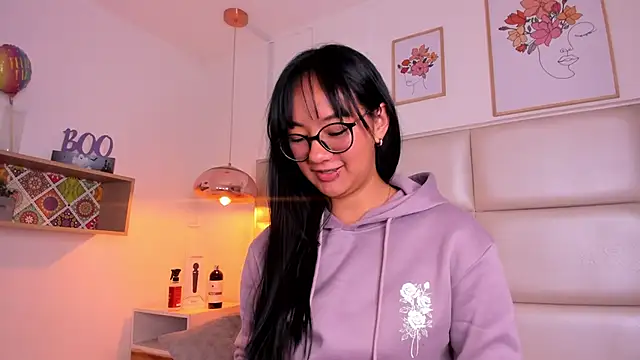 Aily Yozuko online show from December 31, 2024, 7:20 am