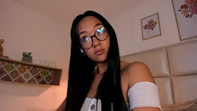 Aily Yozuko online show from February 12, 2025, 7:34 am