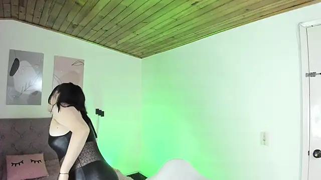 Snapshot of GENNESIS_LOVE chatting on March 17, 2025, 6:40 am GENNESIS LOVE online show from March 17, 2025, 6:40 am