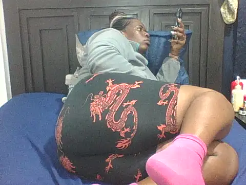 SexyTirries13 online show from April 18, 2026, 8:53 pm