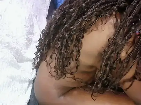 Snapshot of petitev chatting on January 17, 2026, 5:23 am petitev online show from January 17, 2026, 5:23 am