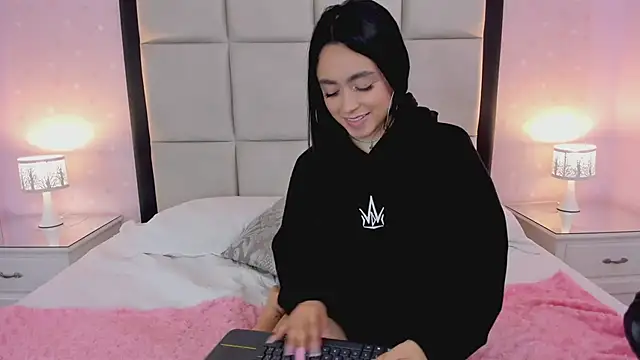 HannaClarrk  online show from January 22, 2025, 5:49 pm