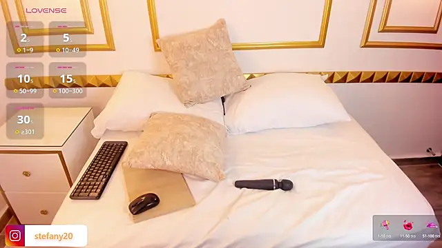 amor smith  online show from March 14, 2025, 5:48 am