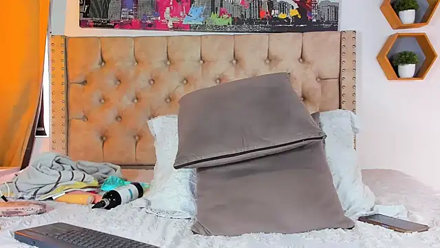 Anya Texas online show from February 11, 2025, 8:10 pm