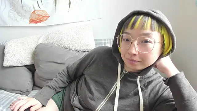 luxgray online show from February 15, 2026, 6:59 pm