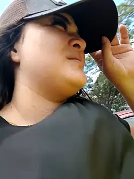 Liancy online show from February 15, 2025, 8:01 pm