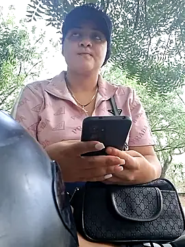 Liancy online show from September 17, 2025, 9:05 pm