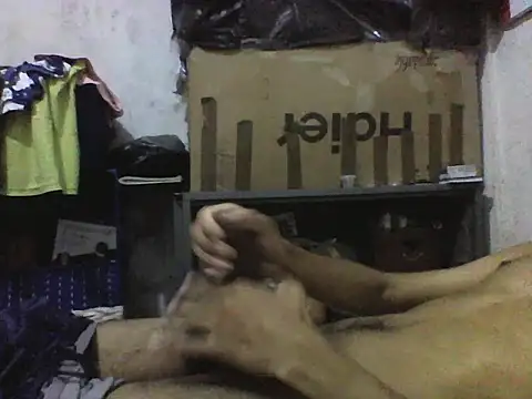 Snapshot of Leopardogonza chatting on July 7, 2026, 10:14 pm Leopardogonza online show from July 7, 2026, 10:14 pm