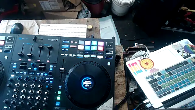 tongueispowerr6d9 online show from January 7, 2025, 7:28 pm