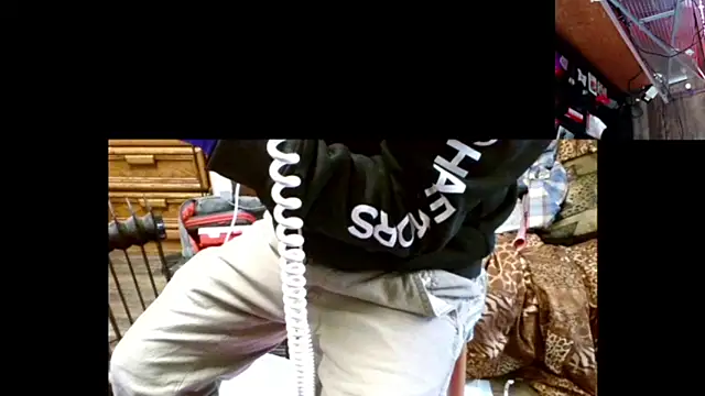 tongueispowerr6d9 online show from January 9, 2025, 1:45 pm