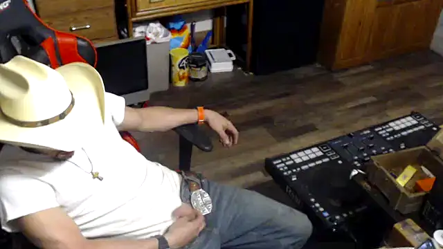 tongueispowerr6d9 online show from April 22, 2026, 5:54 am