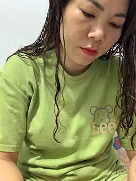 Snapshot of Baby-bigtits chatting on March 20, 2025, 12:00 pm Baby-bigtits online show from March 20, 2025, 12:00 pm