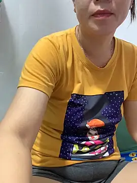 Snapshot of Baby-bigtits chatting on September 15, 2025, 12:10 am Baby-bigtits online show from September 15, 2025, 12:10 am