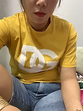 Snapshot of Baby-bigtits chatting on October 17, 2025, 2:15 am Baby-bigtits online show from October 17, 2025, 2:15 am