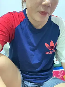 Snapshot of Baby-bigtits chatting on October 19, 2025, 4:13 am Baby-bigtits online show from October 19, 2025, 4:13 am